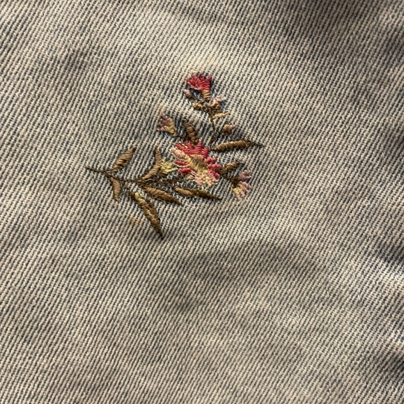 Vintage 90’s embroidered mom shorts - Picture 3 of 4